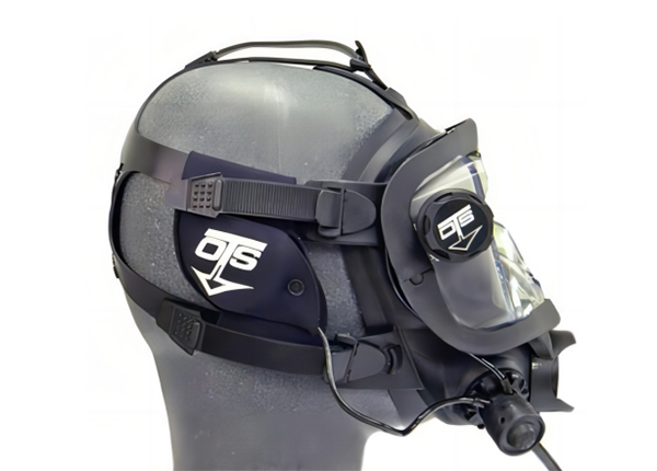 蛙人水下通信机